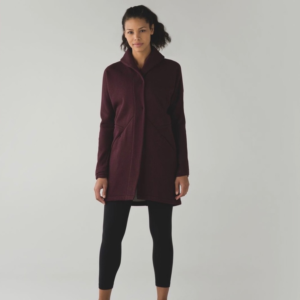 Lululemon Go Take You There Wrap in burgundy (Heather Bordeaux Drama) size 4